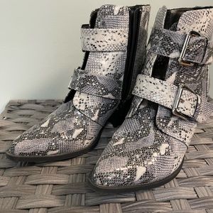 Snakeskin print bootie by Esprit
